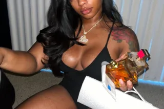 Hey daddy looking for trouble ... - Image 1