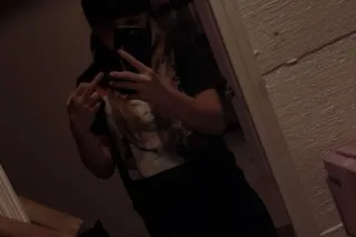 Young and Sexy😍 - Image 1