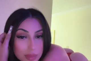 nicole - 24 - Image 3