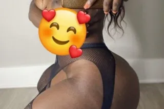 😋Available 24/7. Come and enjo... - Image 2