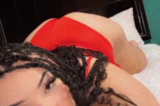 🤩Stunning Exotic bombshell🤩New... - Image 1