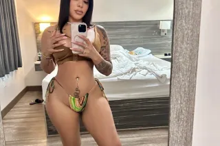 😈Sexy Latina 💦 - 28 - Image 1