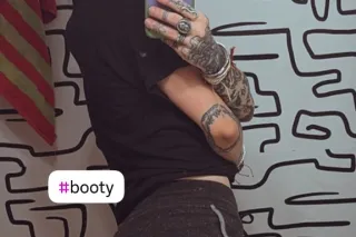 sexy, petite, tattooed blonde ... - Image 2