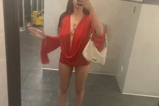 petite and playful vibes, good... - Image 4