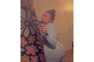 THICK AND CURVY TREAT🍭🍭🍭 - Image 5