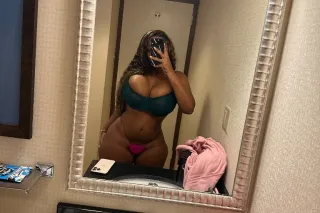 IM SWEETER THAN I LOOK🍭Busty D... - Image 1