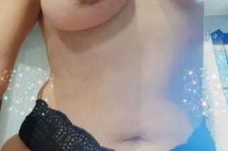 sexy petty latina Aisha - Image 9