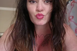 🥰😘 CuRvY cUtIe WiTh A bOoty 🥰😘... - Image 4