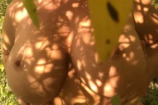 Busty blue-eyed blonde Highly ... - Image 1