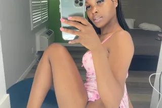 Slim Petite Freak 👸🏽💦 | QV INS... - Image 1