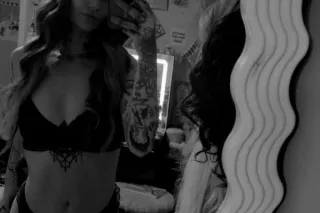 sexy blonde southern belle - Image 3