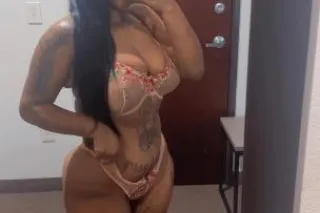 Qk Specials 💦💦🍑 CUM & PLAY🍭🍫🍰 ... - Image 1