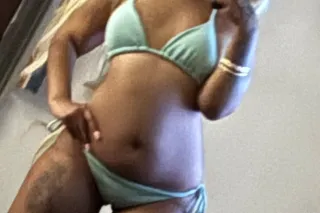 WET & TIGHT ready for you daddy 2 girls available can we suck you 😩🥹 - Image 8