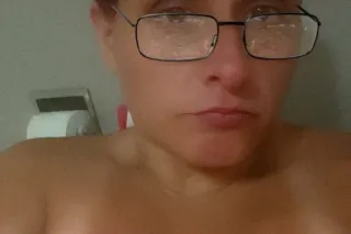 freakaleaq@pornhub.com - 43 - Image 2