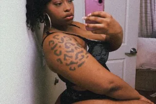 LASTDAYS COME SEE YOUR FAVORITE FREAK BEFORE ITS TO LATE 😘⚠Slippery when wet. I like watching you unravel slowly. 🤤Step up i dont rush i take over 😘💦. 😈💦 - Image 2