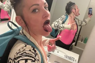 working twerking exotic hoe pa... - Image 3