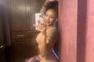 petite hot body babe😘 require ... - Image 4