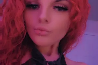 Kandy Red With The Wet Sloppy Head - Image 6