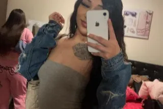 pretty and thick want ti be yo... - Image 2