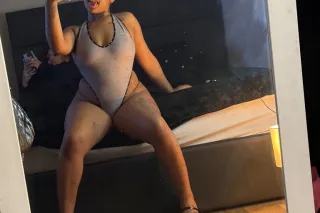 sexy lightskin - Image 1