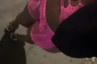 juicy & Wett - 23 - Image 1