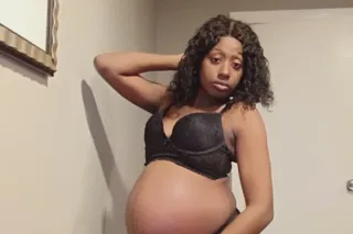 pregnant tight wet pu$$y 💦 - Image 2