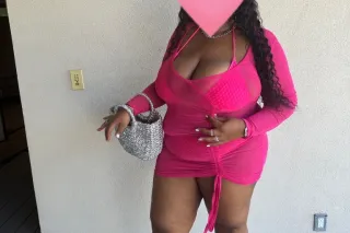 Curvy, confident, and irresist... - Image 4