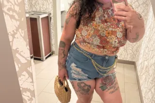 MILF😍 FAT PRETTY PUSSY AND SOME PRETTY BLUE EYES🥺💙 - Image 5