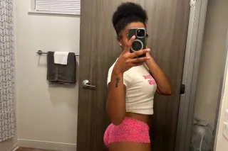 Guranteed Satisfaction 🫦 - 23 - Image 4