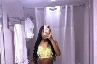 Beautiful Latina girl available to fulfill your wildest fantasies. - Image 8