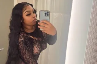 New In Town 💋 - Image 3