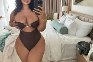 Super Soaker 💦🥵 Big booty freak 😍😍 Cum see me daddy !! 💋🩷 Island Baddie 🌴🔥 - Image 6