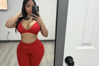 Super Soaker 💦🥵 Big booty frea... - Image 1