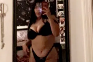 (Rare) foreign 4'11 latina , n... - Image 2