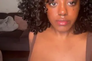 Soft Feminine And Tight 🌸...Av... - Image 3