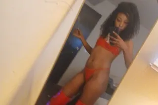 LET ME BE YOUR FREAK TONIGH🥰😛💦... - Image 1