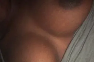 NEW IN TOWN - 20 - Image 1