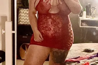 PAWG throat queen - Image 4