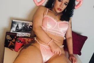 She'sPeggin' and she's in Fris... - Image 1