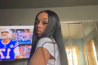 LIPS 🫦AND TIGHT GRIPS 💦 DON'T ... - Image 2