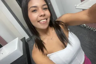 OUTCALL AND INCALL READY NOW 💦YOUNG PRETTY GIRS AVAILABLE🧚🏻♀🥵 - Image 1