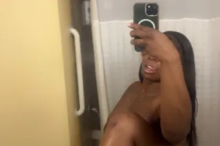 Grip Tight Skills🤭🫠Fine Sh!t 🥰 100% REAL 🌊Squirter🫣 - Image 1