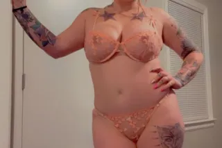 Sexy Sativa visting today cum see me😘😘 - Image 8