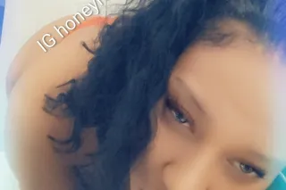 SWEET HONEYROSE IN HAMPTON GEN... - Image 1