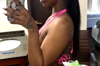 HEY DADDY COME SEE ME 👅👋🏾2 GIR... - Image 4