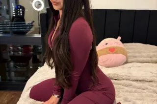 Petite & Pretty 🥰💕 Facetime Ca... - Image 4