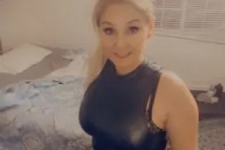 WERE BACK IN UkIAH, DONT MISS US!! NO Deposit-Kinky Threesome (female + TS) - Image 1