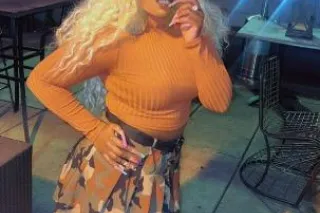 beautiful massage therapist ac... - Image 4