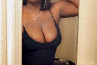 passing by 4"11 sexy Tiffany A... - Image 3