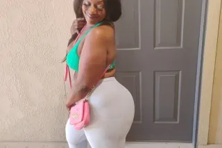 thick n sexy - 42 - Image 1